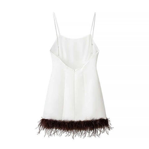 Elegante Witte Satijnen Spaghetti Strap Mini Jurk Met Bruine Veren Trim Mouwloos Slim Fit Party Avondjurk Voor Dames