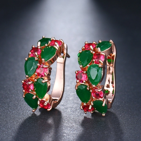 Boucles D'oreilles Huggie Hoop En Cuivre Élégantes Avec Zircone Cubique Colorée En Forme De Poire Bijoux De Luxe Pour Femmes