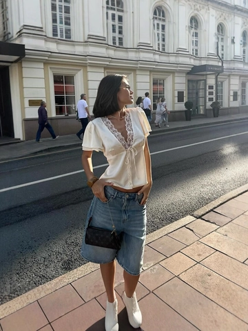 Blusa de Satén Vintage Francés para Mujer Cuello en V de Encaje Manga Corta con Volantes y Cordón Camisa Elegante Blanco Roto Ropa de Verano