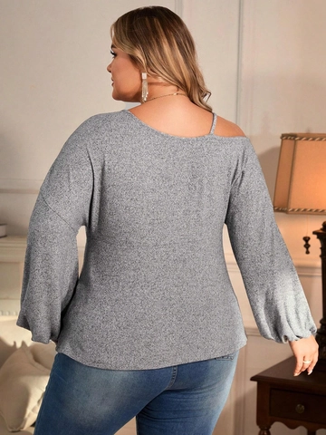 Plus Size Women Off Shoulder Ruched Twist Knot Long Sleeve T-Shirt Asymmetric Neck Metal Chain Strap Slim Fit Casual Top