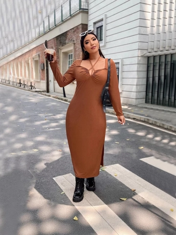 Vestito Lungo da Donna Elegante in Maglia a Maniche Lunghe Color Caramello con Scollo Quadrato Halter Arricciato Spacco Laterale