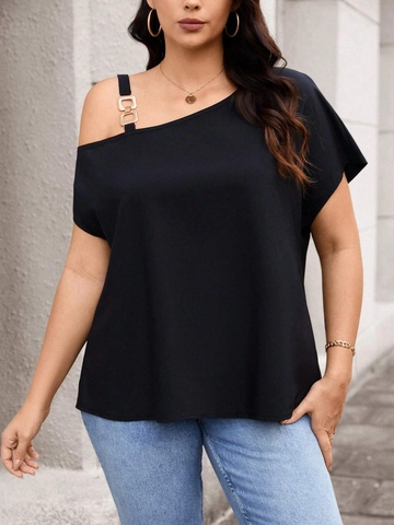 Women Plus Size Black Cold Shoulder T-Shirt Solid Color Short Sleeve Top With Gold Metal Chain Buckle Fashion Casual Tee