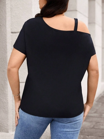 Women Plus Size Black Cold Shoulder T-Shirt Solid Color Short Sleeve Top With Gold Metal Chain Buckle Fashion Casual Tee