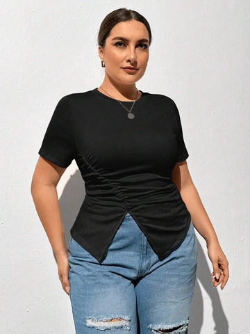 Γυναικείο Plus Size T-Shirt με Σούρες Μονόχρωμο Μαύρο Κοντομάνικο Στρογγυλή Λαιμόκοψη Ασύμμετρο Σχίσιμο Casual Τοπ