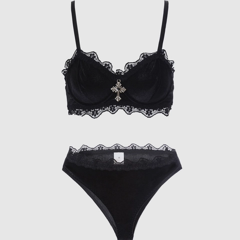 Gothic Black Velvet Lace Lingerie Set With Metal Cross Pendant Sexy Bra And Panty Two Piece Set For Women Clubwear