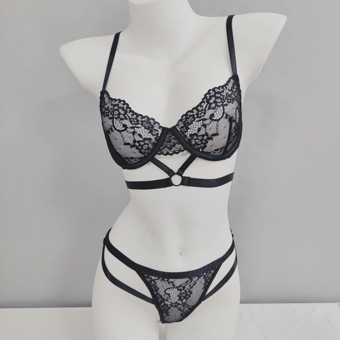 Ensemble Lingerie Sexy en Dentelle Transparente pour Femme Soutien-Gorge à Armatures et String avec Détails à Lanières