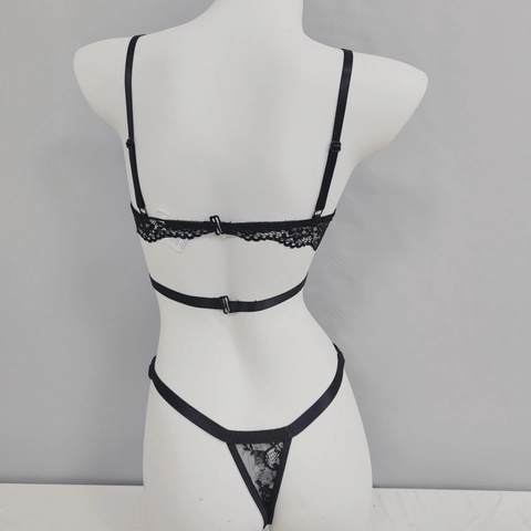 Ensemble Lingerie Sexy en Dentelle Transparente pour Femme Soutien-Gorge à Armatures et String avec Détails à Lanières