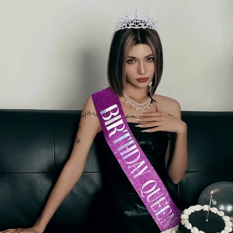 Ensemble Couronne et Écharpe Birthday Queen pour Femmes Diadème en Strass et Écharpe Pailletée Décorations de Fête