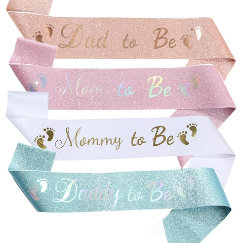 Mommy To Be Daddy To Be Fascia per Feste in Tessuto Glitterato per Baby Shower Gender Reveal Cerimonia Genitori Regalo Con Spilla da Balia