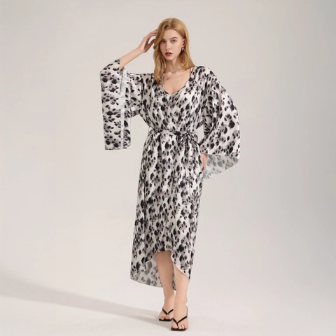 Elegante Vestaglia Lunga in Raso da Donna Stampa Leopardata Manica a Kimono Abbigliamento da Casa Scollo a V Camicia da Notte