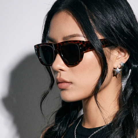 Vintage Übergroße Quadratische Sonnenbrille UV400 Schutz PC Rahmen AC Linse Mit Metallnieten Hip Hop Stil Herren Damen