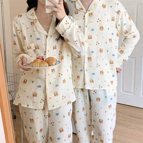 Schattige Cartoon Beer Print Paar Pyjama Top En Broek Lange Mouw Katoen Gaas Loungewear Voor Dames Heren Reverskraag Nachtkleding