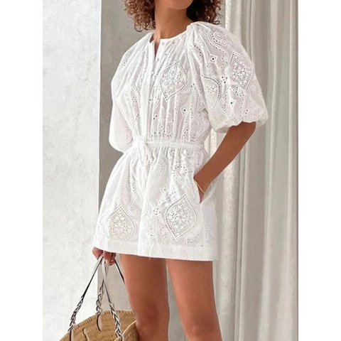 Tuta da Donna Bianca Ricamata a Occhielli Maniche a Sbuffo Vita con Coulisse Bottoni Romper Corto Estate Casual Vacanza