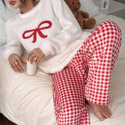 Damen Plüsch Dick Warm Pyjama Rundhals Langarm Bogen Bestickt Top Und Rote Karierte Hose Hausanzug