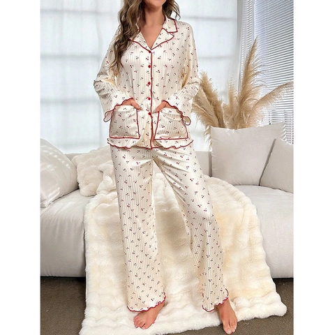 Dames Zoete Kers Print Satijn Pyjama Set Lange Mouw Knoopsluiting Top En Broek Ruche Rand Plisse Nachtkleding Beige