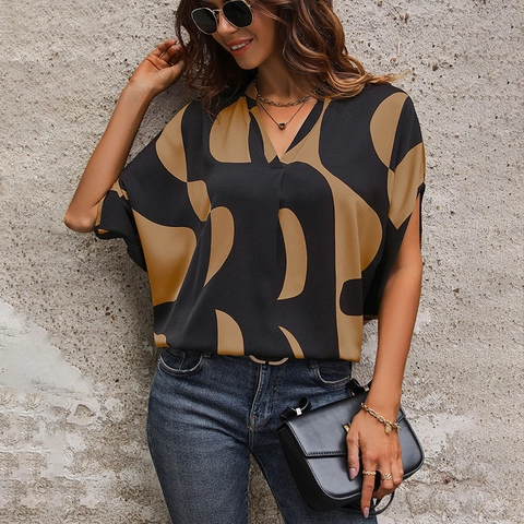 Dames V-hals Korte Mouw Geometrische Print Blouse Losse Vleermuismouw Casual Polyester Pullover Top Voor Zomer Dagelijks
