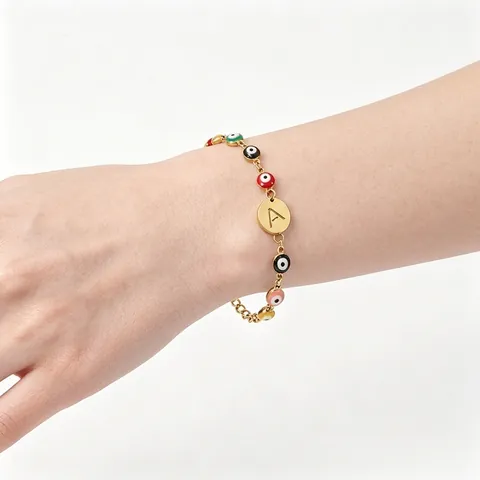Evil Eye Armband 18K Vergoldeter Edelstahl Mit Bunten Emaille Perlen Und Initialen Buchstaben Rundem Anhänger Für Damen