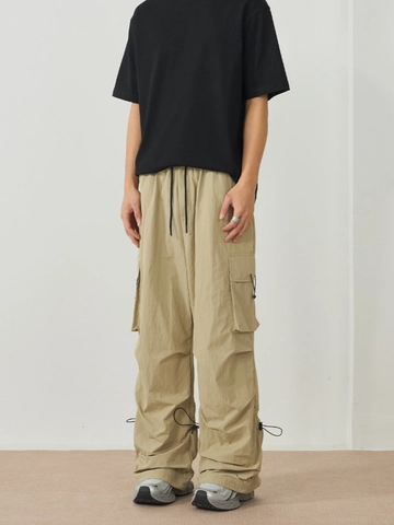 Men High Street Outdoor Cargo Pants Breathable Nylon Multi-pocket Loose Casual Trousers Adjustable Drawstring Hem Solid Color