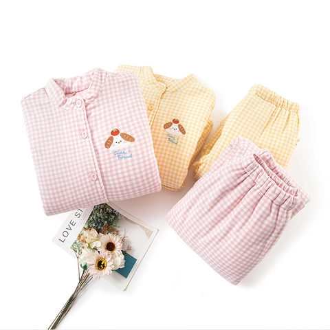 Ensemble de Pyjama en Coton Matelassé à Trois Couches Épaissi pour Femme Imprimé Plaid Col Montant Manches Longues et Pantalon