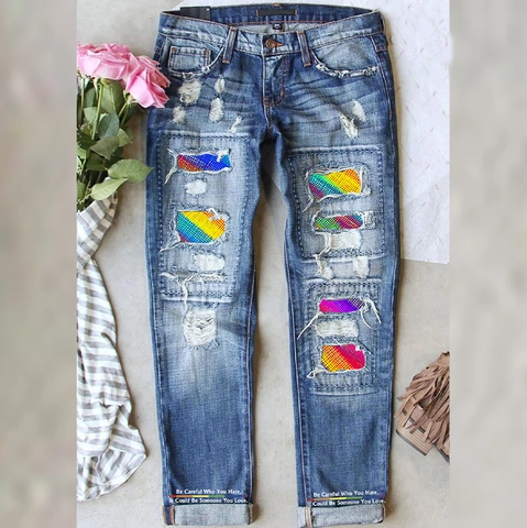 Jeans da Donna Blu Lavato Strappati a Gamba Dritta Con Patchwork in Maglia Arcobaleno Pantaloni in Denim Distressed Con Stampa Lettere