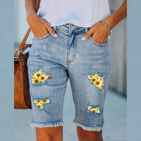 Women Distressed Denim Shorts Mid Rise Ripped Jeans With Sunflower Pattern Lining Frayed Hem Casual Summer Streetwear