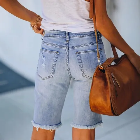 Shorts di Denim Strappati con Patch Leopardata da Donna Orlo Sfrangiato Bermuda Casual