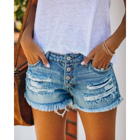 Pantaloncini di Jeans Distressed da Donna Blu Chiaro Lavati Strappati Con Bordo a Taglio Vivo e Chiusura a Più Bottoni Estate