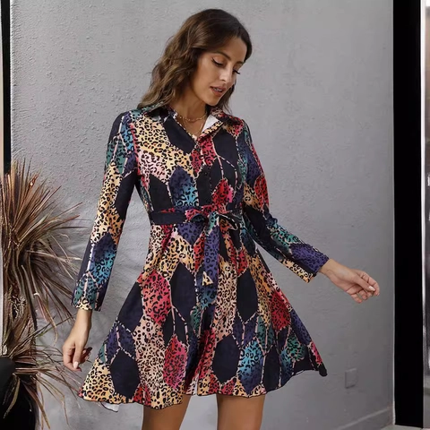 Damen Geometrisches Druck Hemdkleid Langarm Revers Einreihig Gegürtet Midi Kleid Leoparden Kette Muster Casual Party Mode