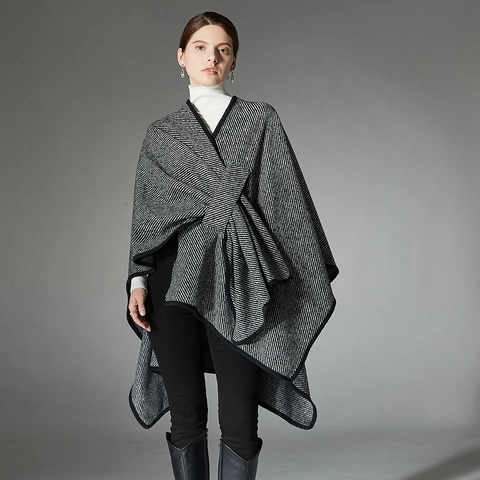 Damen Eleganter Gestreifter Poncho Schal Mittellang Gestrickter Wickelumhang Mit Kontrastbindung Für Herbst Winter Casual Mode Oberbekleidung