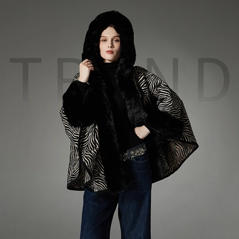 Europäische Mode Zebramuster Kapuzen Schal Poncho Mit Schwarzem Kunstpelzbesatz Dicke Chenille Warmer Winter Cape Für Damen