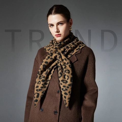 Women Luxury Leopard Print Triangle Shawl Scarf Polyester Warm Double Sided Wrap For Autumn Winter Outdoor Casual Chic Fashion Scarf