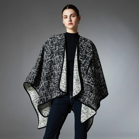 Donna Autunno Inverno Moda Ecopelliccia Visone Scialle Mantella Nero Bianco Geometrico Griglia Trama Aperto Davanti Caldo Poncho