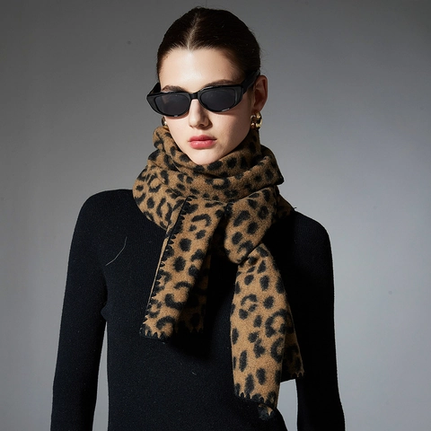 Écharpe d'Hiver à Imprimé Léopard pour Femmes Châle Pashmina Chaud Et Épais À Bord Surjeté Premium Café Léopard
