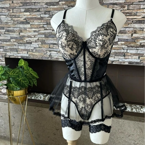 Schwarze Florale Spitze Durchsichtige Sexy Dessous Für Damen Mit Fischgräten Unterstützung Strapsgürtel Besticktes Netz Bustier Top Unterwäsche