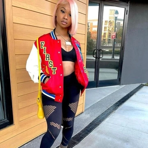 Giacca Varsity da Donna Taglie Forti Retro Americano Ricamo di Lettere Rosso Bianco Patchwork Manica Lunga Casual Streetwear Cappotto
