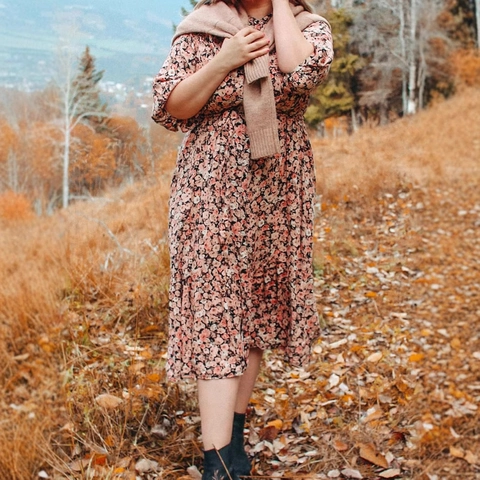 Vestito Maxi a Fiori Taglie Forti Donna Manica Lunga Risvolto Scollo V Bottoni Cintura Orlo con Volant Elegante Boho Autunno
