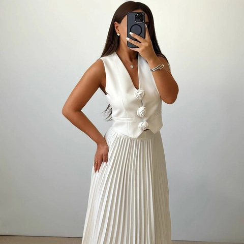 Elegant Sleeveless Vest And Pleated Maxi Skirt Set With 3D Rose Flower Detail For Women Summer Fashion Casual Party Outfit