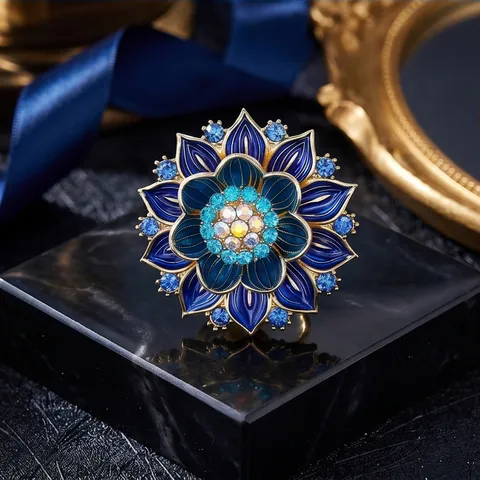 Broche De Loto Azul De Lujo Vintage Flor 3D Esmalte Diamantes De Imitación Pin De Aleación Para Mujeres Qipao