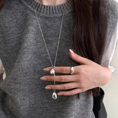 Collier Réglable avec Pendentif Goutte d'Eau Argenté Style Coréen pour Femme Chaîne de Pull en Forme de Y en Acier Inoxydable