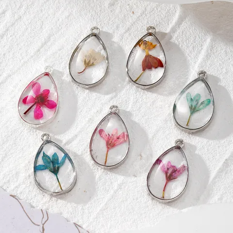 Ciondolo in Resina con Fiori Secchi a Goccia con Cornice in Lega d'Argento Stile Pastorale Naturale per Gioielli Fai-da-te
