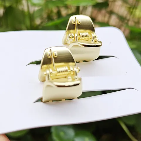 Mini Metal Hair Claw Clips Geometric Hollow Hairpins Gold Silver Matte Alloy Hair Catch Clips For Women Daily Hair Accessories