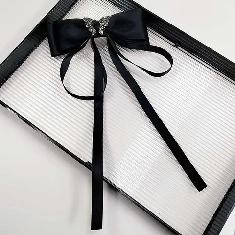 Pinza para el Cabello con Lazo de Satén Negro Estilo Francés Con Mariposa de Strass y Cintas Largas Elegante Clip de Resorte Mujer