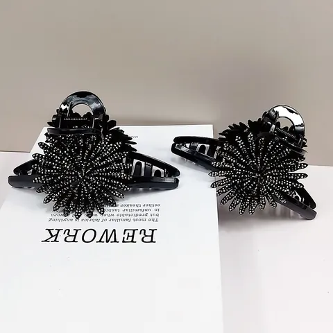 Korean Style Large Sunflower Rhinestone Hair Claw Clip Gun Black Luxury Full Diamond Shark Clip For Women Thick Hair Accessories