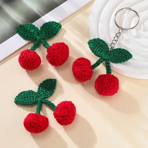Portachiavi a Ciliegia all'Uncinetto Fatto a Mano Ciondolo per Borsa in Filato Lavorato a Maglia Accessorio per Gioielli DIY Donna