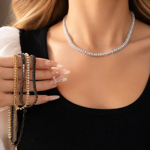 Kupfer Zirkonia Geometrisches Quadrat Anhänger Halskette Light Luxury Mode Schlüsselbeinkette Damen Schmuck Geschenk
