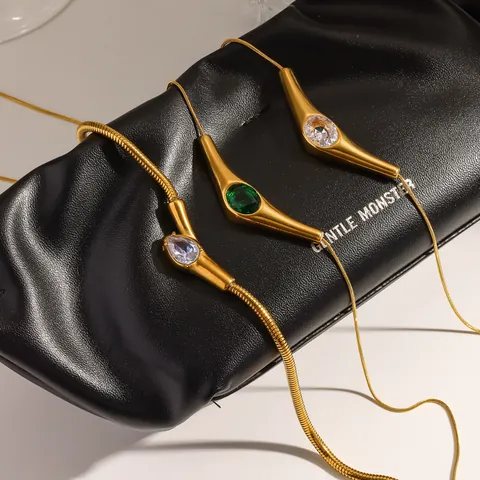 Edelstahl Strass 18K Vergoldet Gebogen Anhänger Halskette Für Damen Elegant Schlangenkette Schlüsselbein Halskette Schmuck