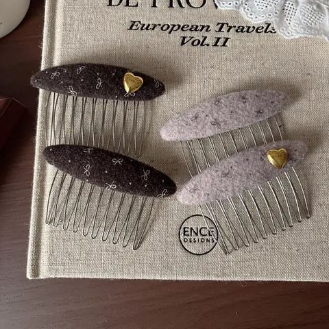 Peigne à Cheveux Cœur en Tissu de Laine Vintage pour Femmes Élégante Pince à Cheveux avec Nœud Brodé Accessoires de Cheveux Style Coréen