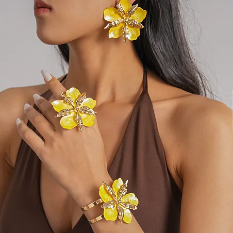 Vintage European Iron Enamel Pleated Flower Jewelry Set Open Bracelet Flower Stud Earrings And Ring For Women