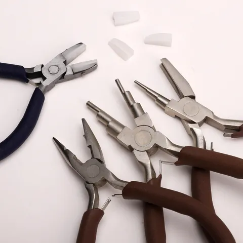 Herramienta de Alicates de Joyería de Acero al Carbono Profesional para Hacer Joyas DIY Alicates para Bucles Alicates de Crimpado Alicates de Punta de Nylon Mango Marrón Azul