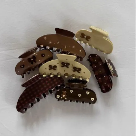 Elegant Acetate Hair Claw Clips For Women Korean Style Bow Bear Heart Rhinestone Embellished Hair Accessories Brown Beige Shark Clamps